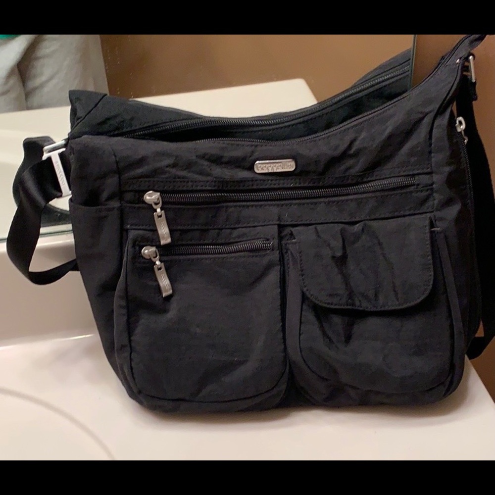 Baggallini black crossbody handbag